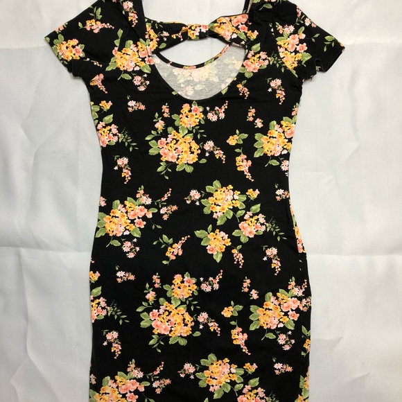 flower pattern dress!! - Picture 2 of 2